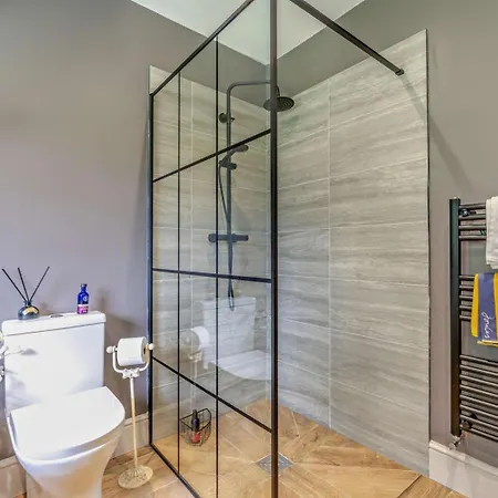1 Bed In Richmond Oc-94752 Forcett