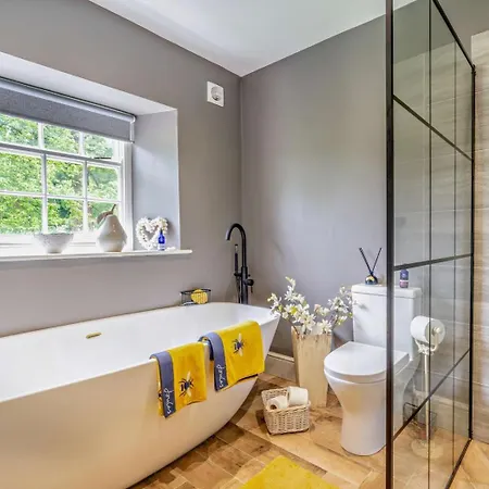 1 Bed In Richmond Oc-94752